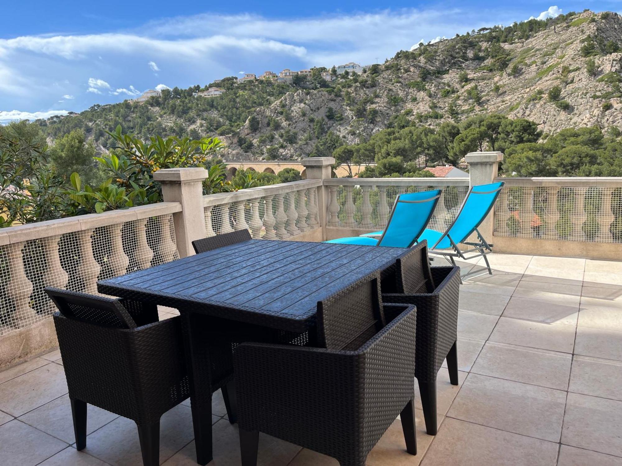 La Casa Calanquaise - A 250m Accessible A Pied - T2 Spacieux Independant - Terrasse Ombragee * Ensues-la-Redonne